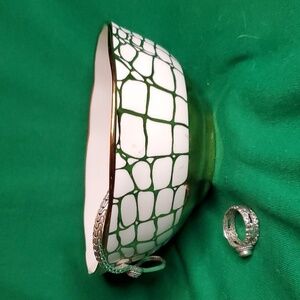 Elegant White‎ and Gold Accent Bowl